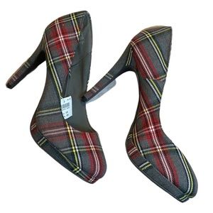 NWT SCOTCH PATTERNED HEELS!!